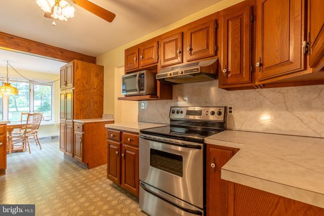 2701 DORIS DR, Wilmington, DE 19803