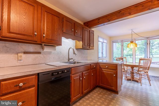 2701 DORIS DR, Wilmington, DE 19803