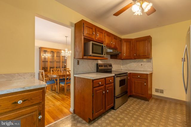 2701 DORIS DR, Wilmington, DE 19803