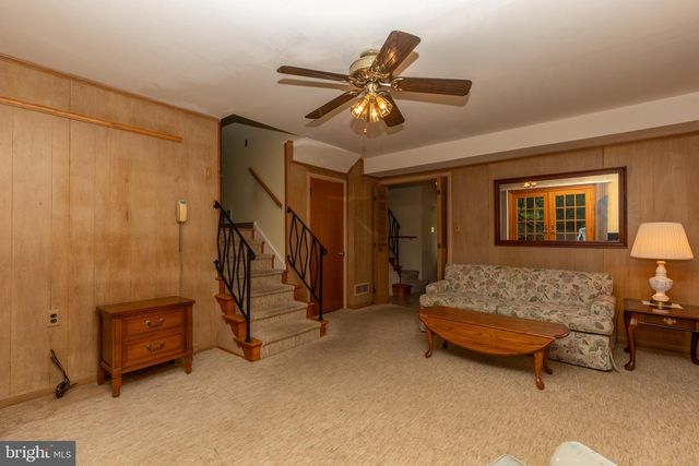 2701 DORIS DR, Wilmington, DE 19803
