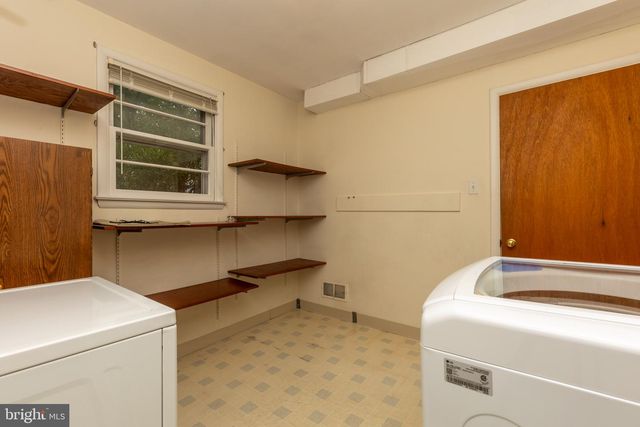 2701 DORIS DR, Wilmington, DE 19803