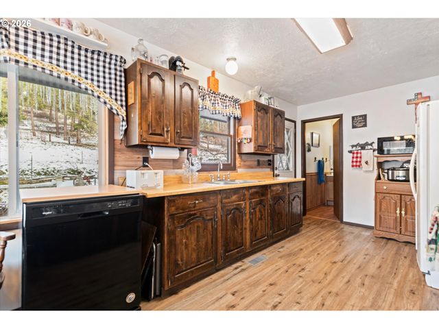 71459 Valley View Rd, Elgin, OR 97827