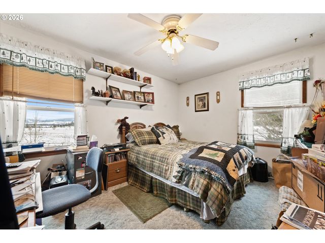 71459 Valley View Rd, Elgin, OR 97827