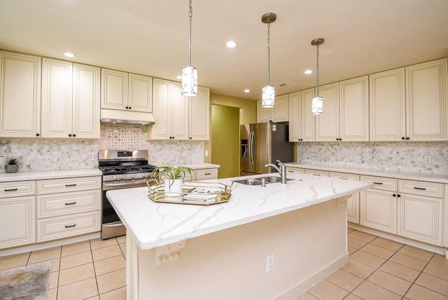 19822 Breezy Cove Court, Tomball, TX 77375