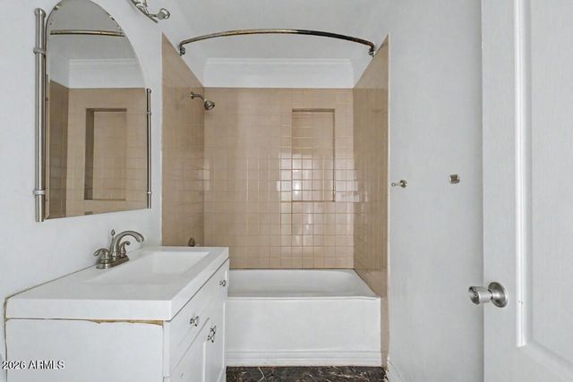 1118 W LYNWOOD Street, Phoenix, AZ 85007