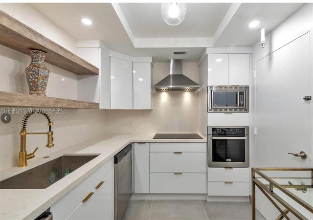 4001 S Ocean Dr 9F, Hollywood, FL 33019