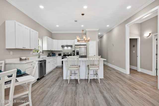 2208 Gulf Avenue, A, Gulfport, MS 39501