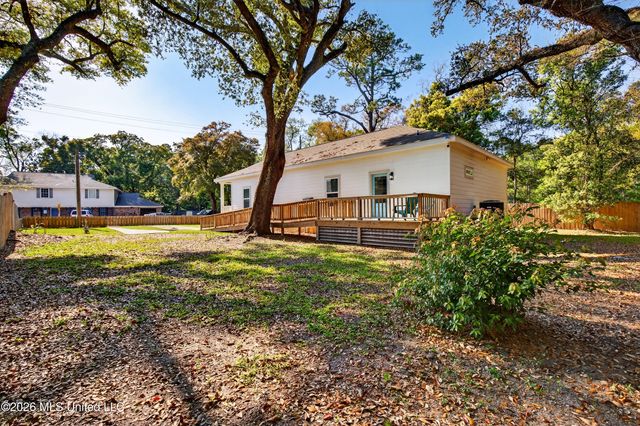 2208 Gulf Avenue, A, Gulfport, MS 39501