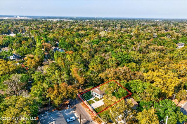 2208 Gulf Avenue, A, Gulfport, MS 39501