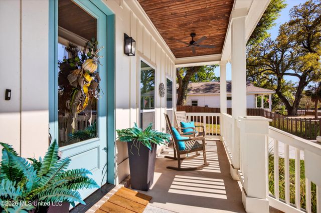 2208 Gulf Avenue, A, Gulfport, MS 39501