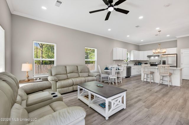 2208 Gulf Avenue, A, Gulfport, MS 39501