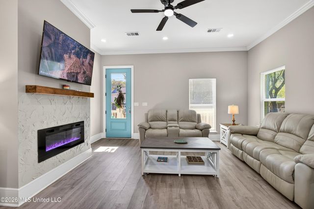 2208 Gulf Avenue, A, Gulfport, MS 39501