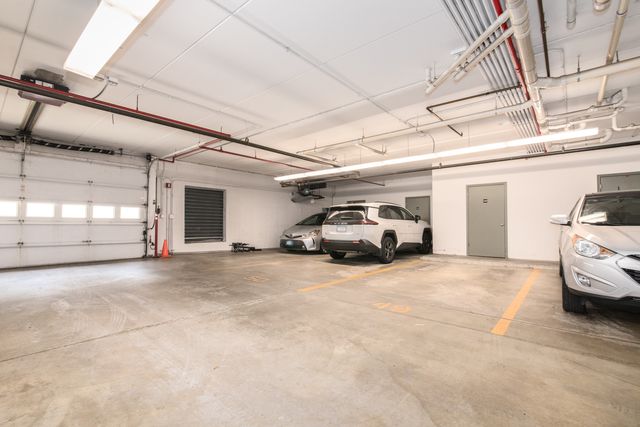 6815 N Milwaukee Avenue 507, Niles, IL 60714