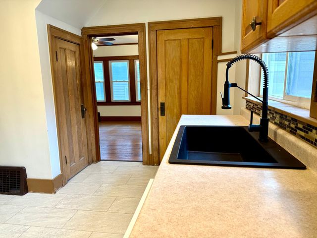 805 6th Avenue SE, Austin, MN 55912