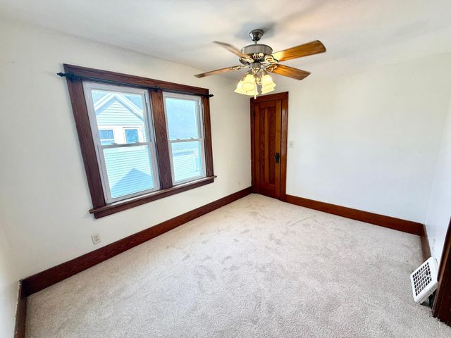 805 6th Avenue SE, Austin, MN 55912