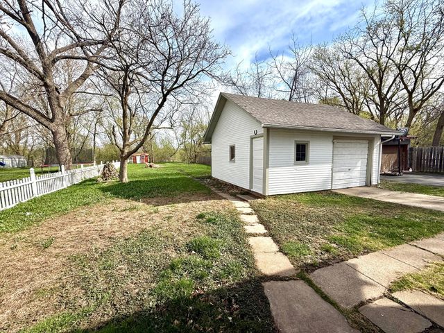 805 6th Avenue SE, Austin, MN 55912