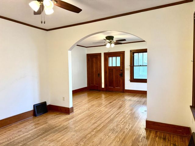 805 6th Avenue SE, Austin, MN 55912