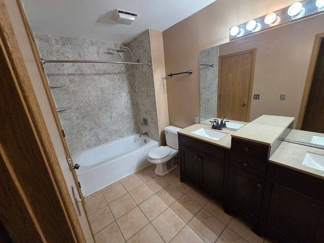 8401 Birch Street, Fox Lake, IL 60020