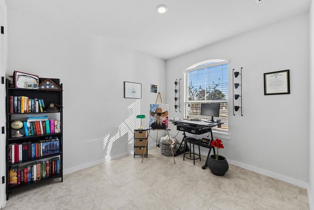 972 Leaning Oak LN, Georgetown, TX 78628