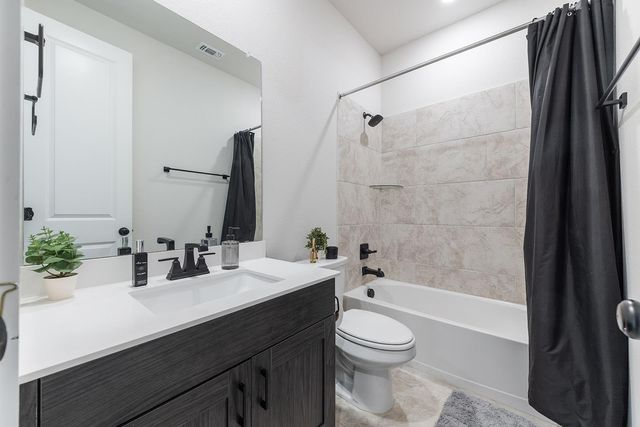 972 Leaning Oak LN, Georgetown, TX 78628