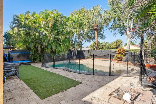 5041 Massy Drive, Greenacres, FL 33463