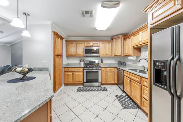 206 Greenwood St, Houma, LA 70364