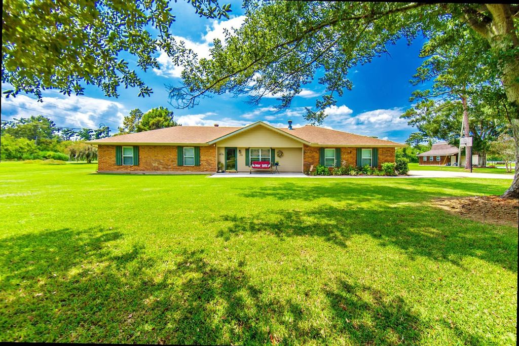 206 Greenwood St, Houma, LA 70364