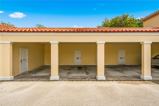 5080 Harmony Circle 103, Vero Beach, FL 32967