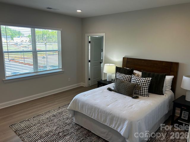 1915 Dove Drive, Charlotte, NC 28214