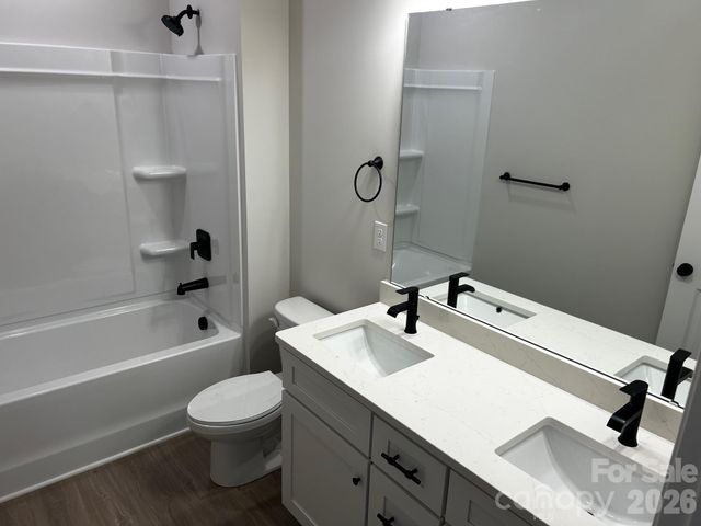 1915 Dove Drive, Charlotte, NC 28214