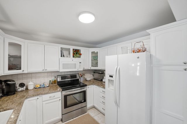 1252 SE Madison Avenue, Stuart, FL 34996