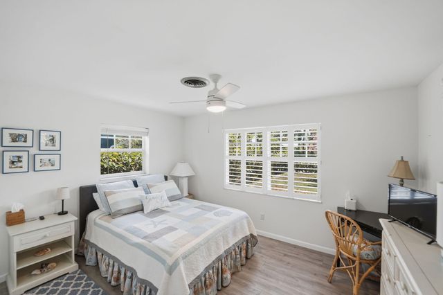 1252 SE Madison Avenue, Stuart, FL 34996