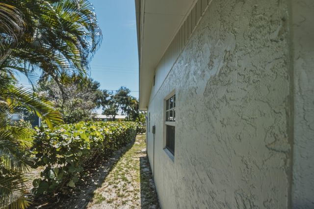 1252 SE Madison Avenue, Stuart, FL 34996