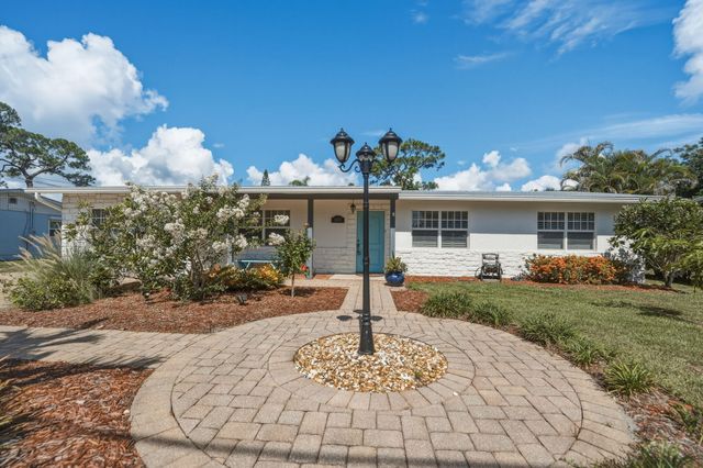 1252 SE Madison Avenue, Stuart, FL 34996
