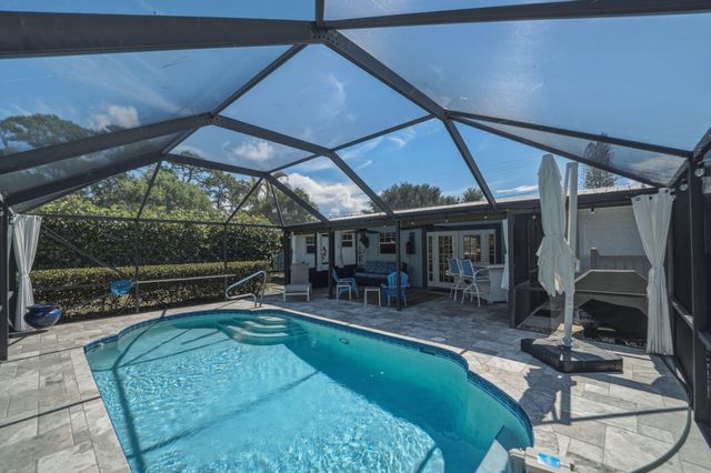 1252 SE Madison Avenue, Stuart, FL 34996