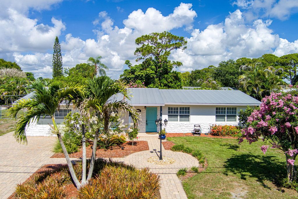 1252 SE Madison Avenue, Stuart, FL 34996