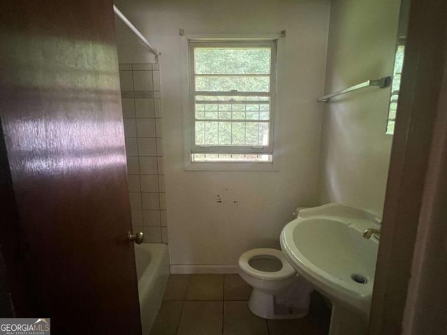 2593 Santa Barbara Drive NW, Atlanta, GA 30318