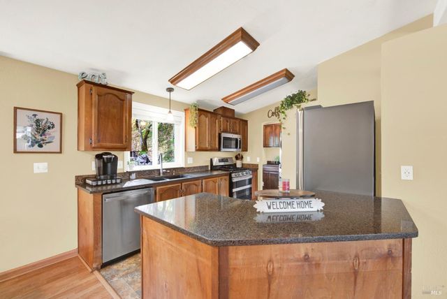 1021 Arroyo Grande Dr, Napa, CA 94558