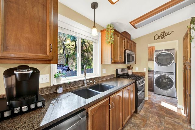 1021 Arroyo Grande Dr, Napa, CA 94558