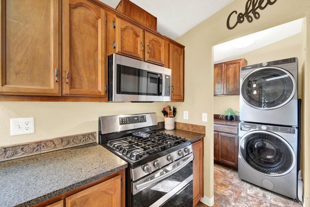 1021 Arroyo Grande Dr, Napa, CA 94558