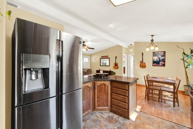 1021 Arroyo Grande Dr, Napa, CA 94558