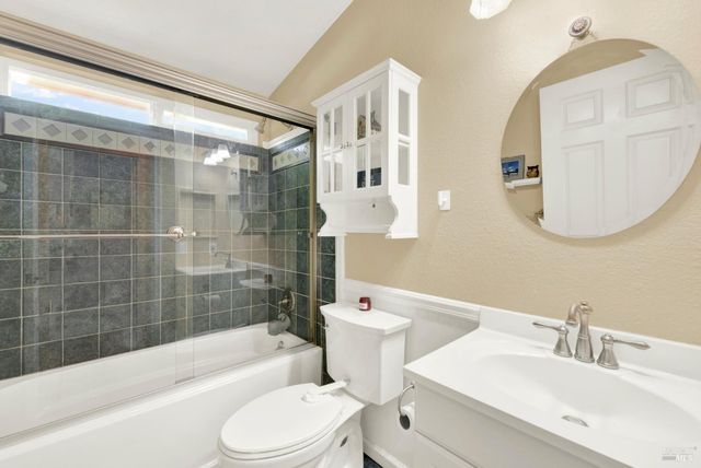 1021 Arroyo Grande Dr, Napa, CA 94558