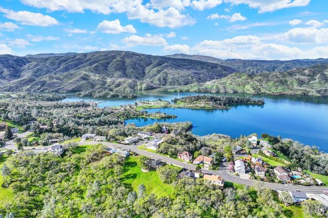 1021 Arroyo Grande Dr, Napa, CA 94558