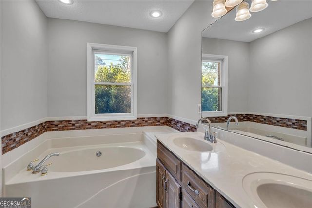 420 James Street, Ailey, GA 30410
