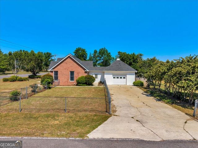 420 James Street, Ailey, GA 30410