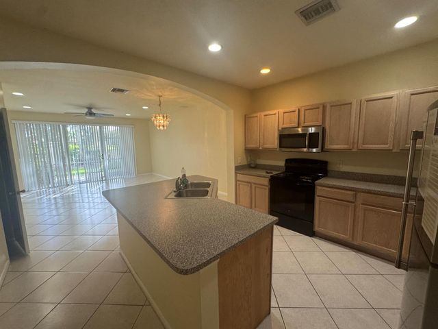8171 Bellagio Lane, Boynton Beach, FL 33472