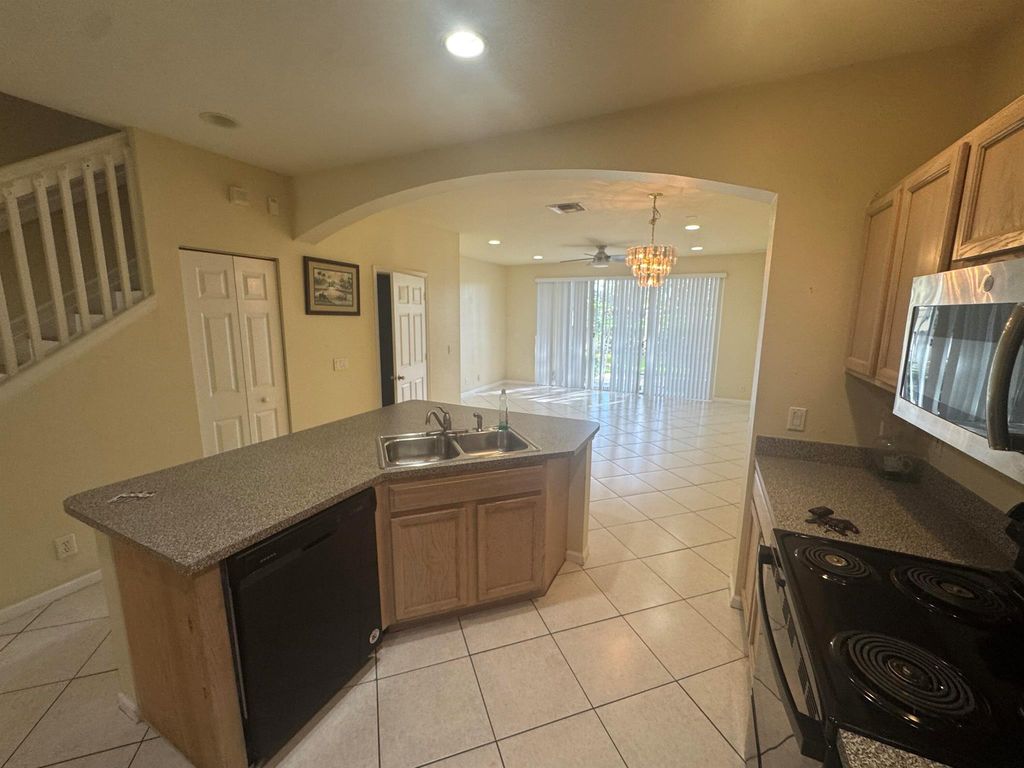 8171 Bellagio Lane, Boynton Beach, FL 33472
