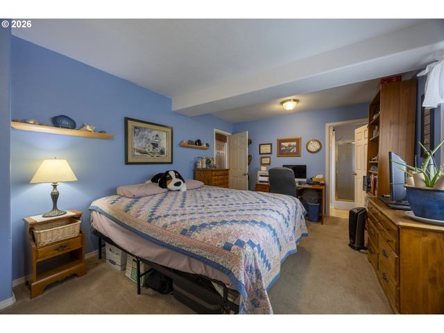 1708 Nw 38TH St, Lincoln City, OR 97367