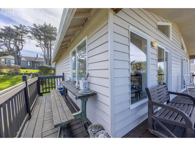 1708 Nw 38TH St, Lincoln City, OR 97367