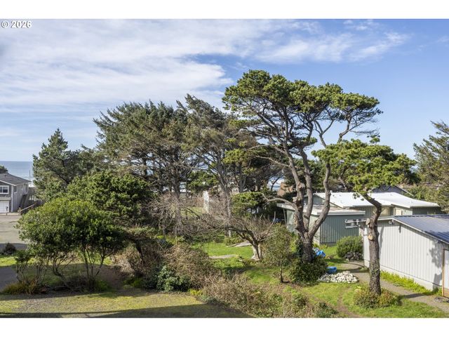 1708 Nw 38TH St, Lincoln City, OR 97367